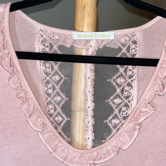 ๐Willow & Jaye M beautiful boutique brand with lace/pearl trim.So soft and flowy - Picture 3 of 6